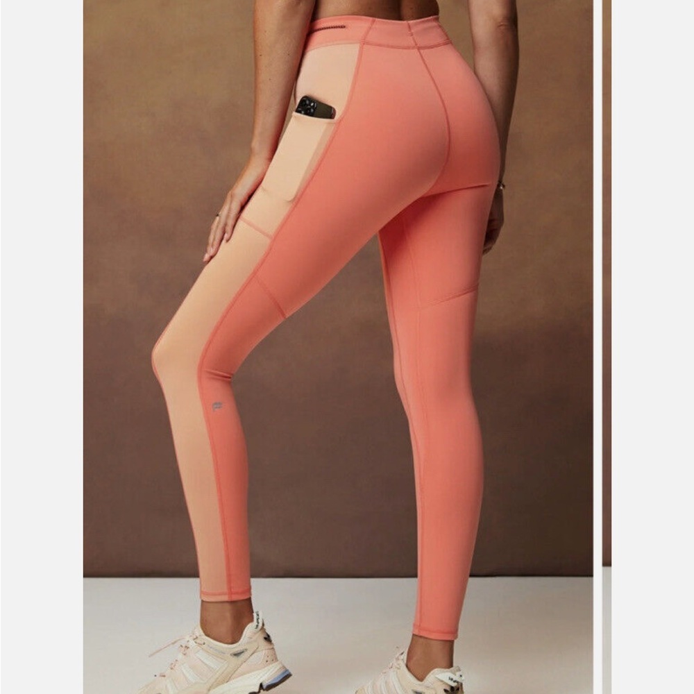 NWOT Fabletics motion 365 bungee legging with pockets